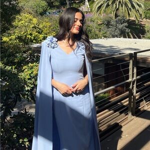 BLUE DRESS WITH FLORAL APPLIQUÉ